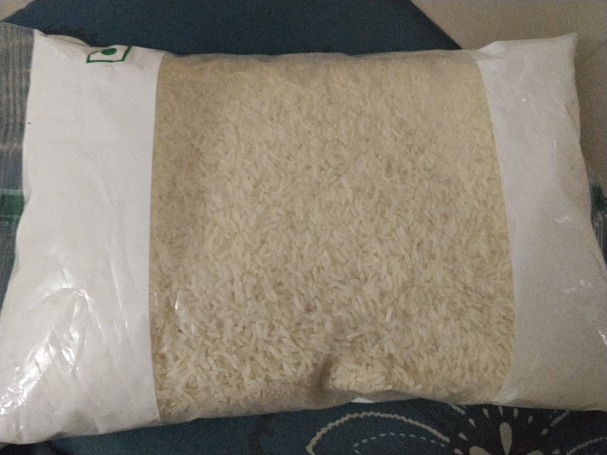 rohitranjanec's tweet photo. @ZeptoNow use your best AI tool and tell the product quality is same that you show on details and the delivery product, and use AI to tech your customer support bot, respond on message based on asked https://t.co/1SBtmrQrCN