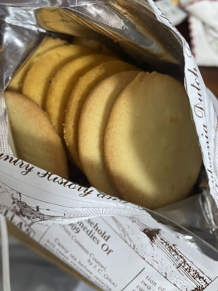 Dosei_San_FF's tweet photo. お出かけでめちゃうまかき氷食べてきた！あとたまたまステラおばさんのクッキー詰め放題やってたからチャレンジしてきた💪 https://t.co/yhbIYOJQ16