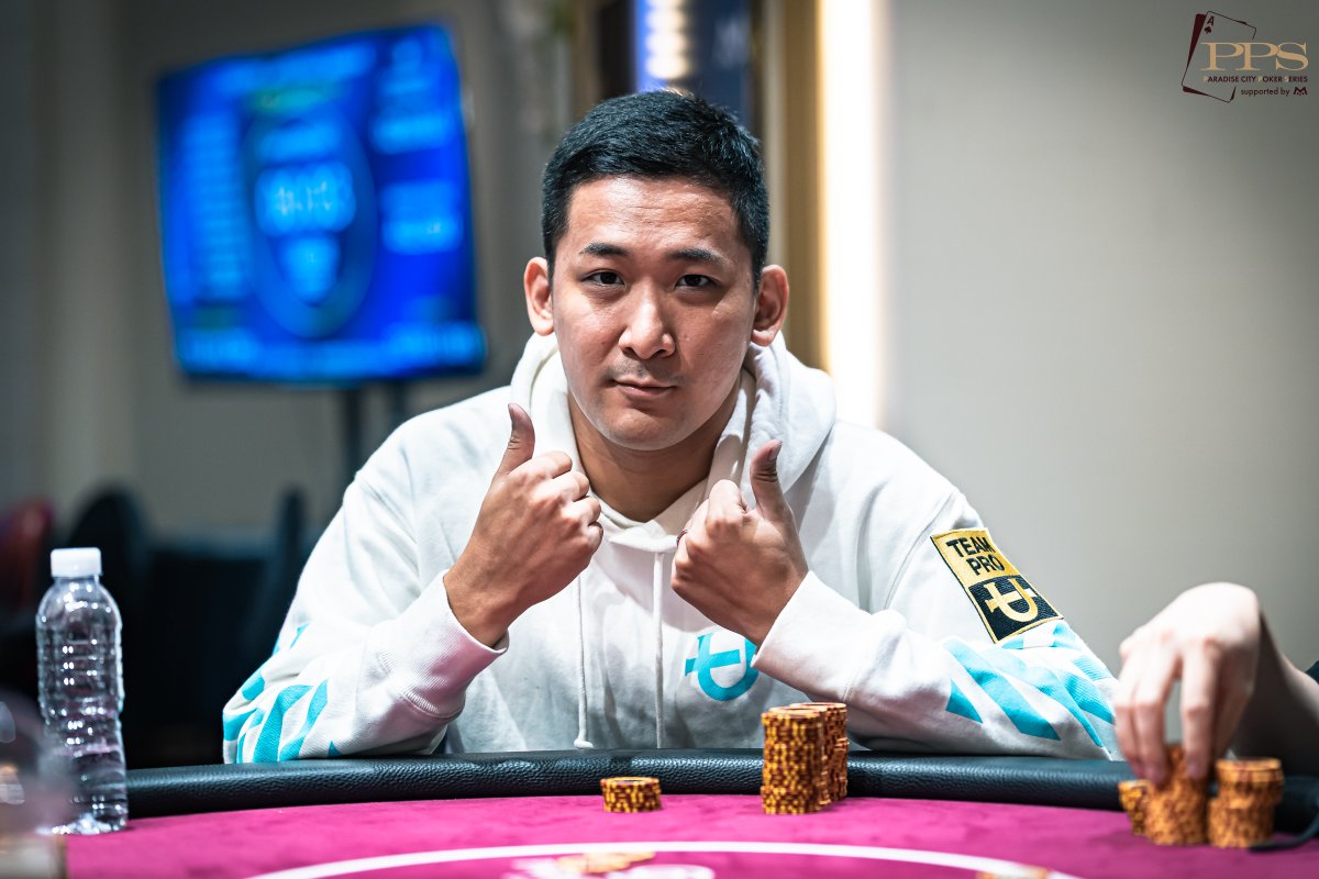 PPokerSeries's tweet photo. 【#7F Main Event Day 2 Final】

3rd break
現在のChip leader
✨KUMASHIRO TOSHIYUKI様✨

Field: 12 / 181entries
Ave: 452,500Chips

#PPS https://t.co/mDT6c7LVRe