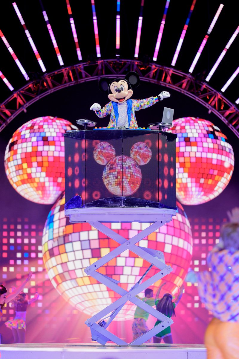 chip_love__'s tweet photo. 今年のディズニーオンアイスも圧巻だった https://t.co/lkvfLFVwBS