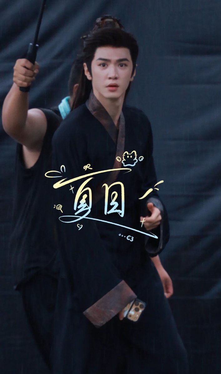 xcutiekittyx's tweet photo. 260719 #FuSheng D78 🎥 

Pretty ao chi heading to the filming set under the rain. Happy filming baby! May everything went well 💙 

Always turn around whenever yuanbaos calling him 🥺 aaaaa everyone please stay safe! ☔️
#ChenZheyuan #陈哲远 #FuSheng #浮生 #AoChi #敖炽 https://t.co/6AWxL2W3x9