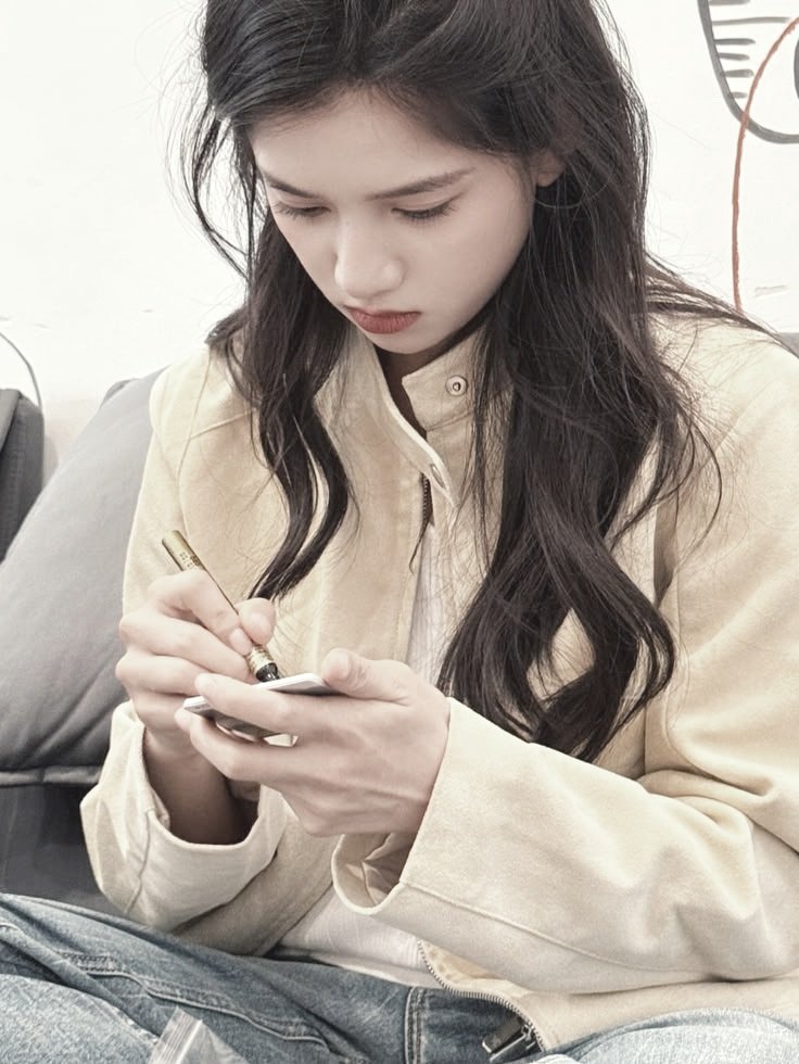 dawaiselina's tweet photo. 𝐒𝐭𝐢𝐥𝐥-𝐛𝐥𝐨𝐨𝐦 𝐅𝐥𝐨𝐫𝐢𝐬𝐭 𝐚𝐧𝐝 𝐆𝐚𝐫𝐝𝐞𝐧, 𝐊𝐞𝐛𝐚𝐲𝐨𝐫𝐚𝐧 
𝐌𝐢𝐧𝐠𝐠𝐮, 𝟏𝟗/𝟎𝟕/𝟐𝟎𝟐𝟔 | 𝐊𝐞𝐥𝐚𝐬 𝐦𝐞𝐦𝐛𝐮𝐚𝐭 𝐛𝐮𝐤𝐞𝐭

Sebelum pulang kita mendata urusan stock bunga dulu, biar nanti saat buka kelas/workshopnya bisa aman dan gak kehabisan. 🫡 https://t.co/EcPQr3Znd2
