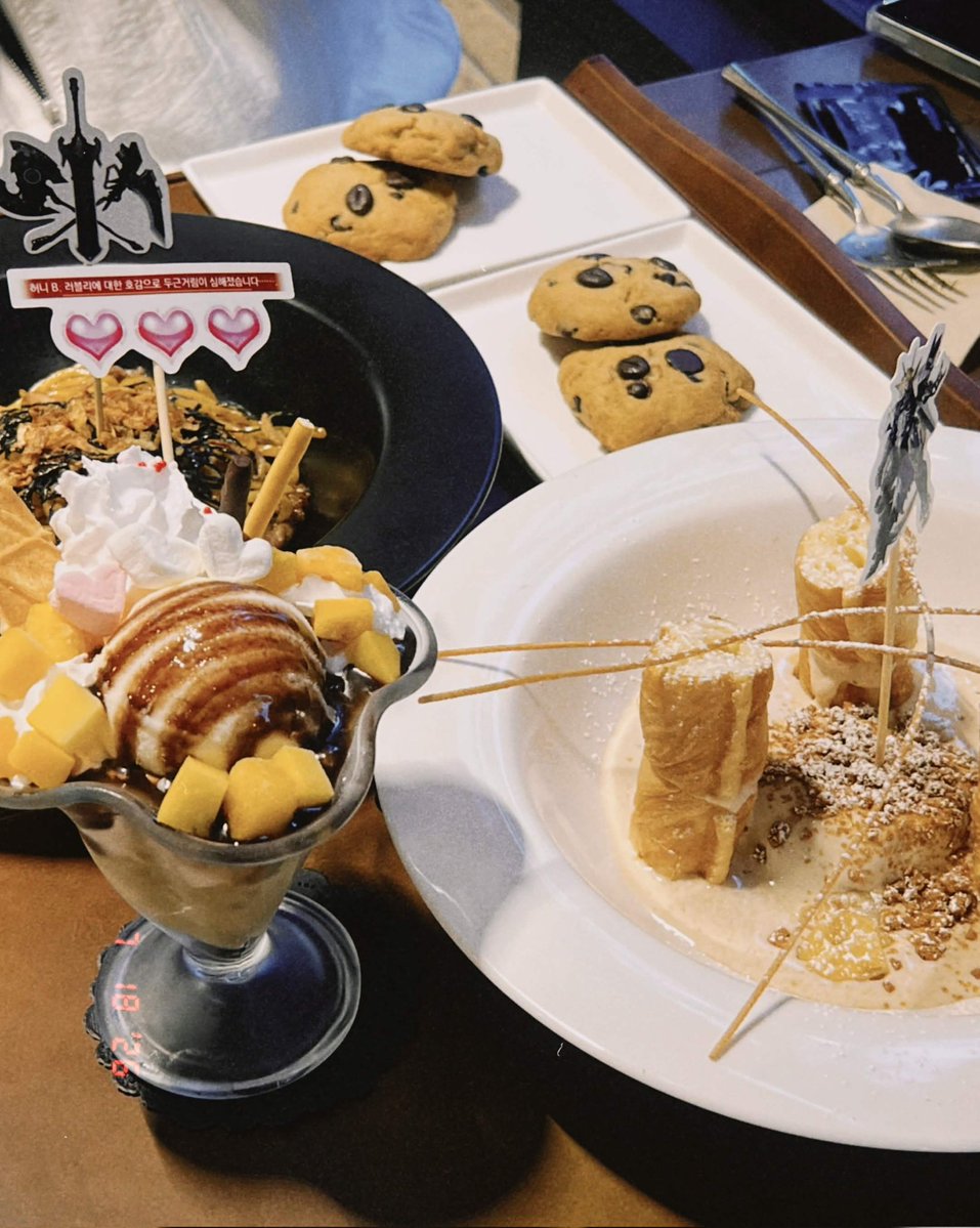 _kirin14's tweet photo. 어제 맛나게 먹구왔다네 https://t.co/IsFqxB59Ll