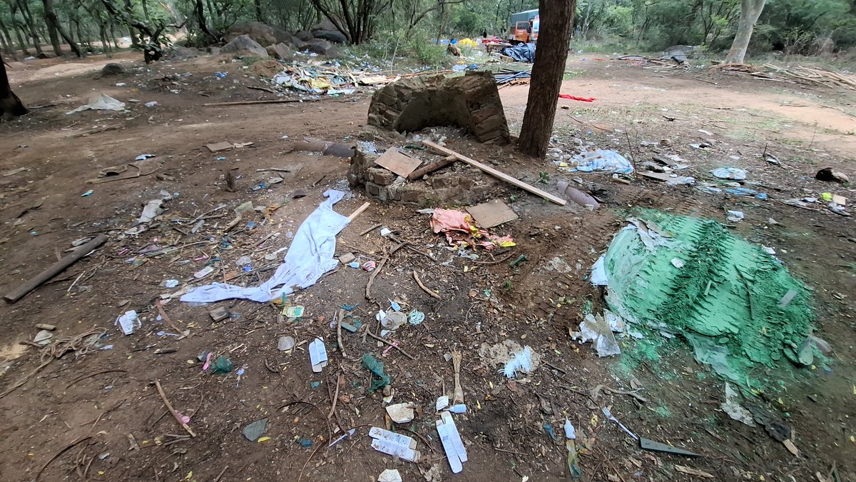 Ram242424's tweet photo. Dear Rashmika ji, the #Mysaa movie shooting set has left waste at #Quthbullapur HMT Urban Forestry, home to peacocks, snakes, birds. Kindly ensure the area is cleaned. Let's protect nature. 🌿🙏

@iamRashmika @rawindrapulle @jakes_bejoy @unformulafilms @MysaaMovie https://t.co/tQH1FqJBbE
