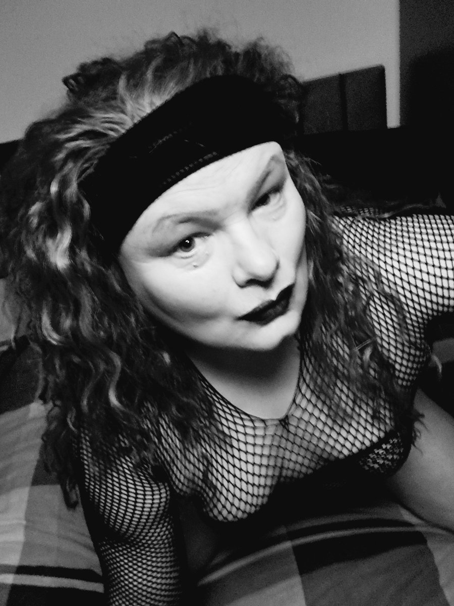 Naughty_Chlo's tweet photo. Morning all, I hope you've all been deliciously naughty 🖤
#SinfulSunday #Naughty #Teans #Fishnets https://t.co/xWyv82dXIP