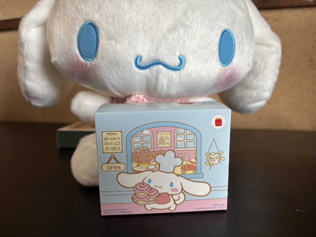 Ao_soju's tweet photo. シナモンくんのハッピーセット！
きゃわわすぎるっ！
箱がめっちゃ可愛くて最高！✨

おいしくいただきます https://t.co/Cp9JW04iSX
