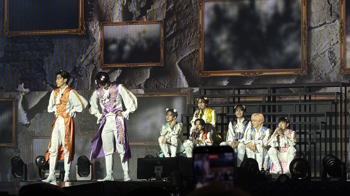 mywoooo0's tweet photo. 구도 ㅈㄴ 폭력적 https://t.co/8owwQ5sXsY