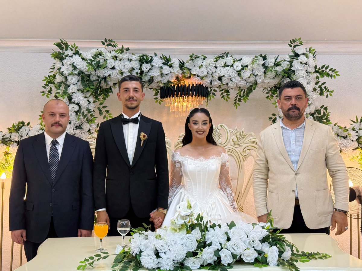 hatayocak31's tweet photo. Ülkü Ocakları Dörtyol İlçe yöneticimiz, kıymetli kardeşim Mehmet Emin Duran’ın mutlu gününe Milliyetçi Hareket Partisi Dörtyol İlçe Başkanımız ve teşkilatlarımız ile katılım gösterdik. 
Mehmet Emin ve Hatice kardeşlerime bir ömür boyu mutluluklar dilerim. https://t.co/H8TXekjJqP