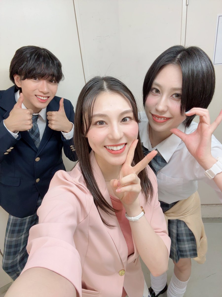 1126iorisagara's tweet photo. 舞台 #彼女のいない教室 全16公演本当にありがとうございました🏫素敵な共演者の皆んなと出会えた作品にも感謝です。小谷ちゃんとして生徒と向き合う時間もとても楽しかったです✨
ずっと隣にいてくれて支えてくれたつかささん本当にありがとうございました🫶🏻大好き！またお会いできるよう頑張ります❣️ https://t.co/1HBncAlAMv