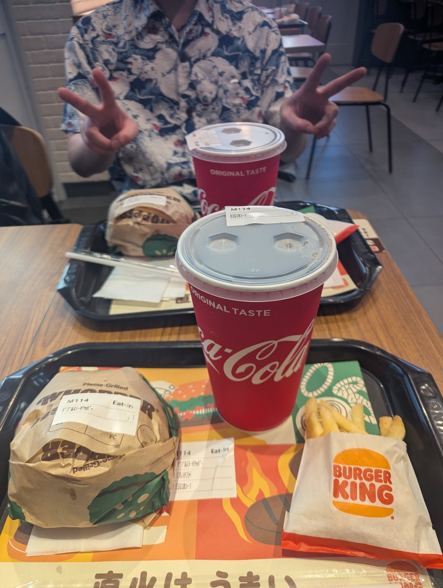 ryu1593's tweet photo. LBからご帰宅中
とりあえず晩御飯よ！ https://t.co/PBAYhfdIxC