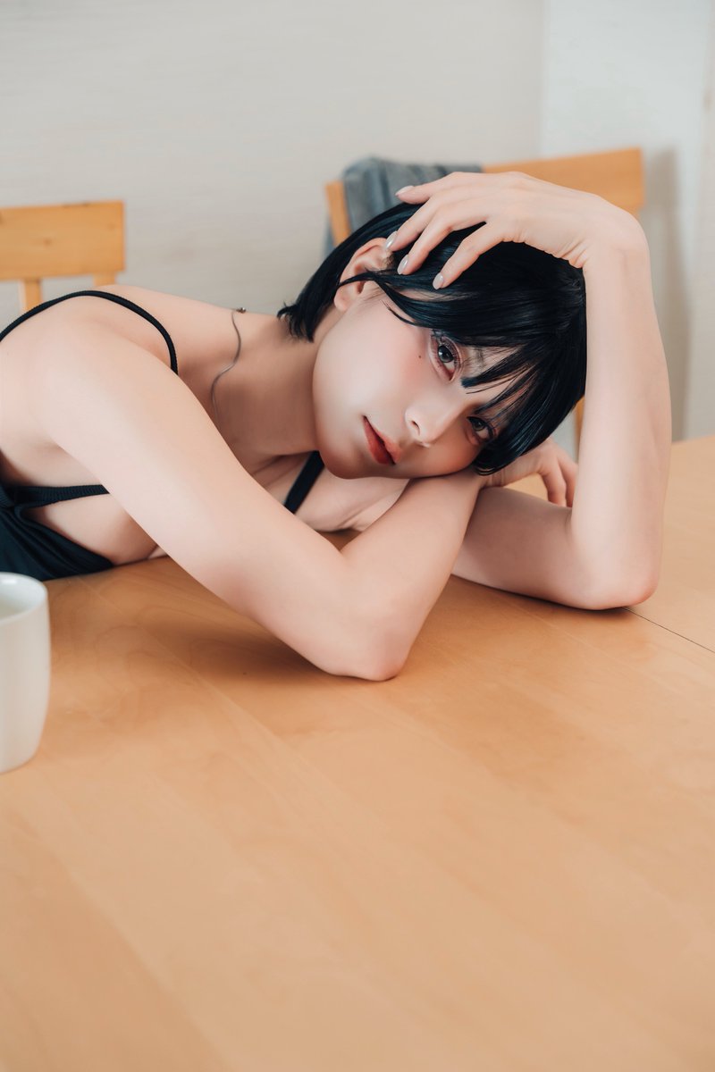EBICHIRI_cos's tweet photo. 夏コミで出す写真集から一枚
4kで是非 https://t.co/witPkYLrZc