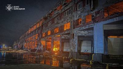 NOELreports's tweet photo. A Russian missile strike completely destroyed UKRTAC’s factory and warehouses in Kyiv, the company’s founder said. A logistics complex of more than 100,000 m² storing parcels, medicines, and humanitarian aid was also destroyed. All employees survived. #Ukraine https://t.co/QHqirBmVTu