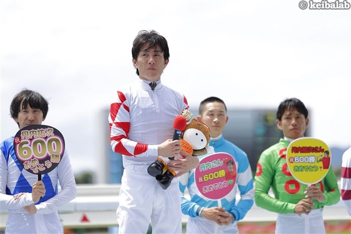keibalab's tweet photo. 夏の福島リーディング
1位 16勝 坂井瑠星騎手
2位 15勝 戸崎圭太騎手

夏の小倉リーディング
1位 16勝 松山弘平騎手
2位 9勝 田山旺佑騎手

夏の函館リーディング
1位 16勝 丹内祐次騎手
2位 13勝 横山和生騎手
https://t.co/CZH26P2Qap https://t.co/AlFfhnjuqY