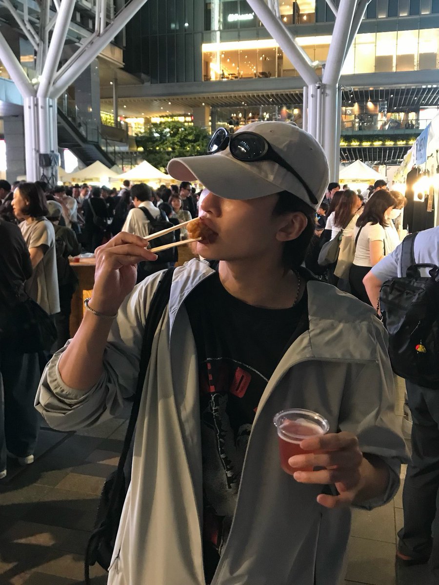 emmbr9712's tweet photo. ジョンハンさん めちゃくちゃ博多にいるじゃないですか https://t.co/LoOg3v6prr