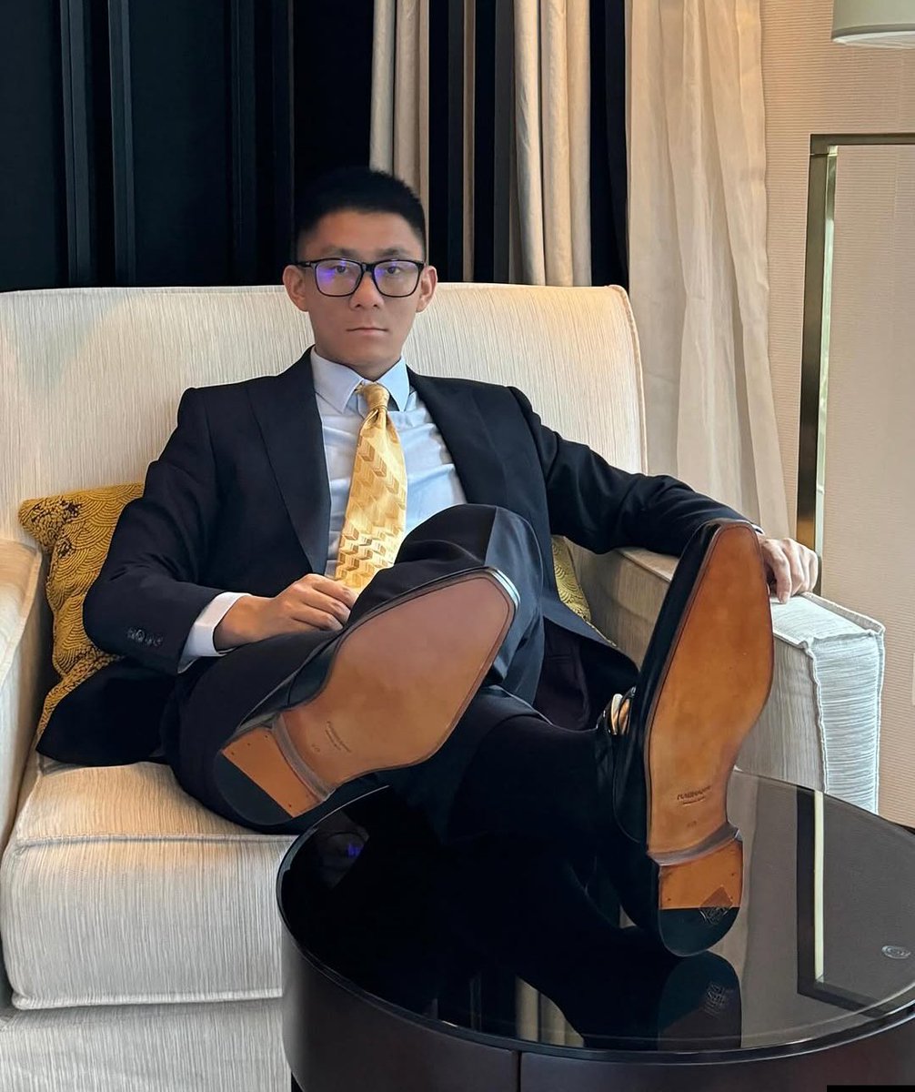 lovesalarymen's tweet photo. Love Asian men (3)

#dom #sub #asiandom #chinesedom #chinesesub #asiansub #japanesedom #japanesesub #menatplay https://t.co/YaElNVHDaw