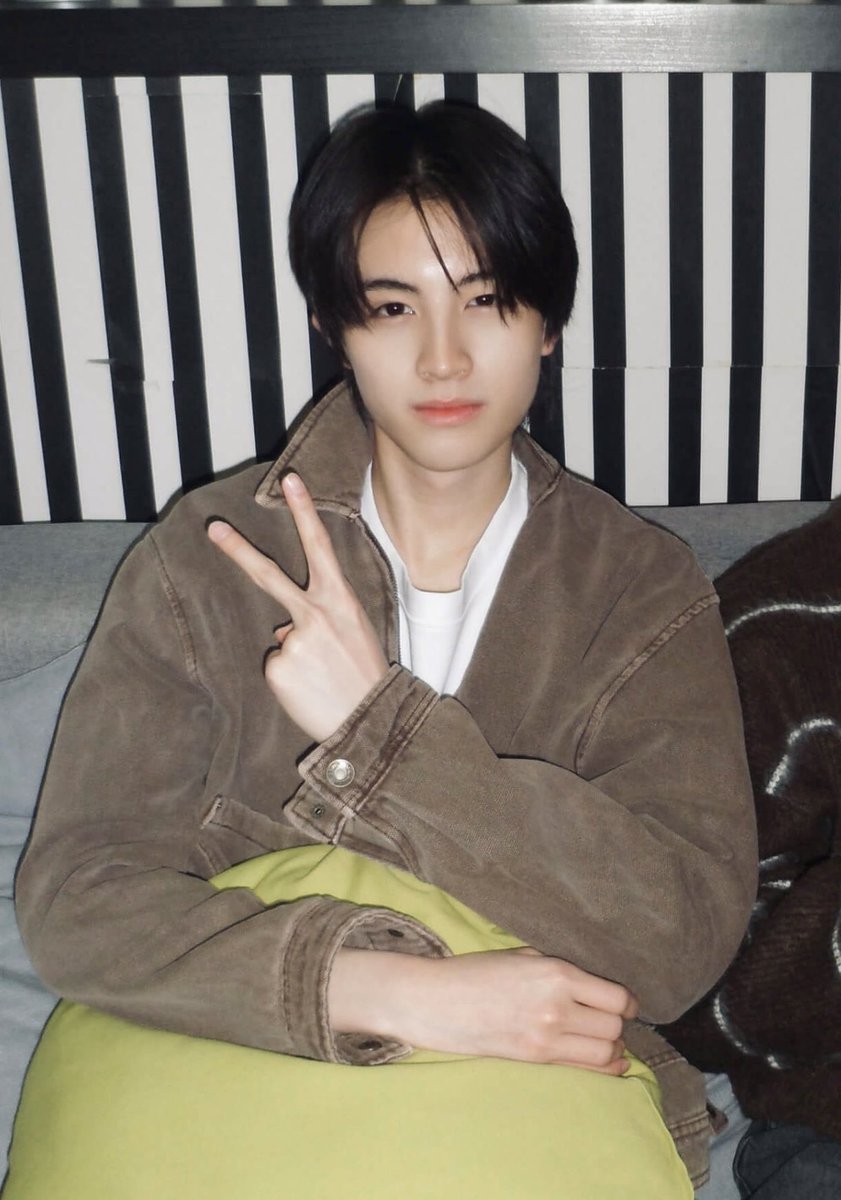 ppbebe2435's tweet photo. เอเอกับกล้องฟิลม์หล่อมากก https://t.co/Xe02dG4uPK