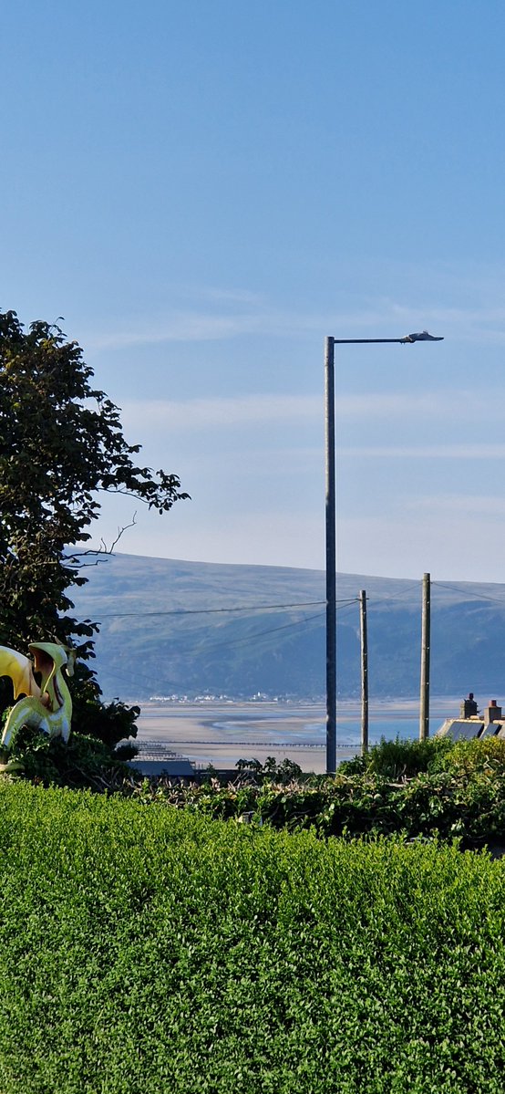 BorderlandCally's tweet photo. Back for the final time to my happy place, sadly my friend is selling her van back to the site.
Warming up rapidly, the sea is like a millpond #Llanaber #Barmouth ##myhappyplace https://t.co/Wq1vDFY2rV