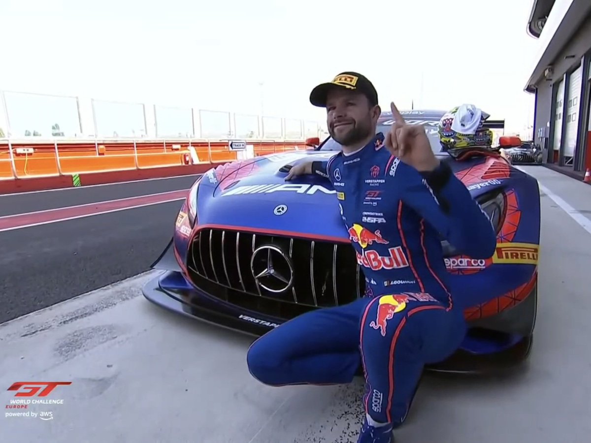 133113h's tweet photo. jules: puts the car in pole
also jules: gives credit to max's underwear ?? https://t.co/jPe3v6vMko
