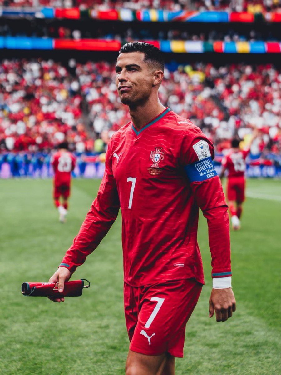 adekunle_tv5's tweet photo. If Messi wins the World Cup final or not Ronaldo is still the GOAT 🐐🔥

Y’all should remember that https://t.co/4ldpKYdxe0
