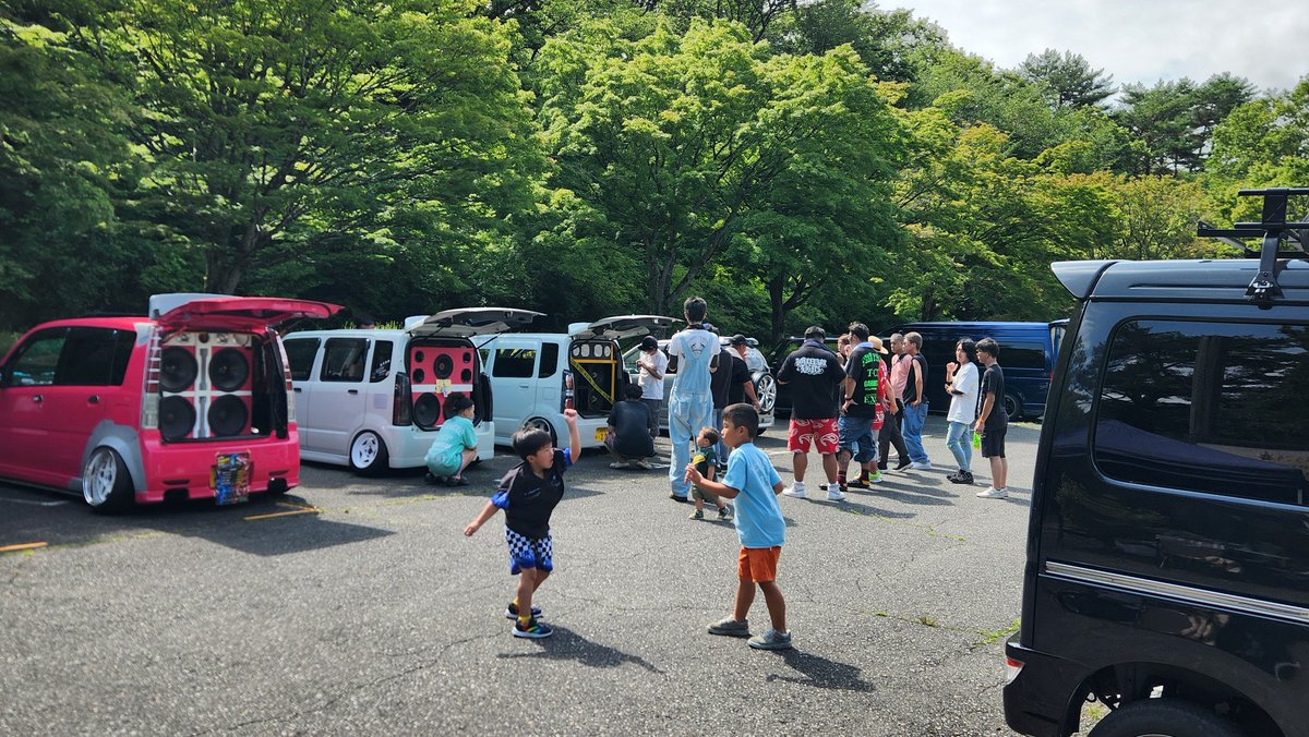 mysta06639325's tweet photo. #軽カー祭
行ってきました
エントリーで😁
バトルもしました
なんと2回勝ちました
で決勝でしっかり負けました
いいですね　この
ショップオーナー&amp;マシンなのに
ビミョーに弱いとこが😊
でもLOWスベってないから
ヨシ❗
構ってくれた方、設営&amp;撤収
お酒&amp;コーラ&amp;パピコ
ありがとうございました(*^^*) https://t.co/Uk6vpCQf4A
