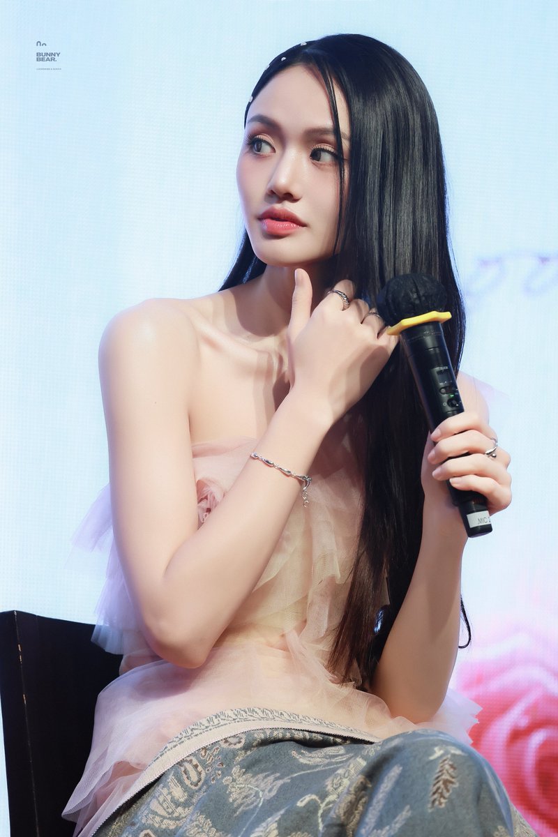 BunnyBear1819's tweet photo. 260718

Hongkong FanMeeting
🐨

#LMSY2026FANMEETINGINHONGKONG 
#ลูกหมีซอนญ่า #LMSY
#LMlookmhee #SonyaSaranphat https://t.co/EFKIhG5nsv