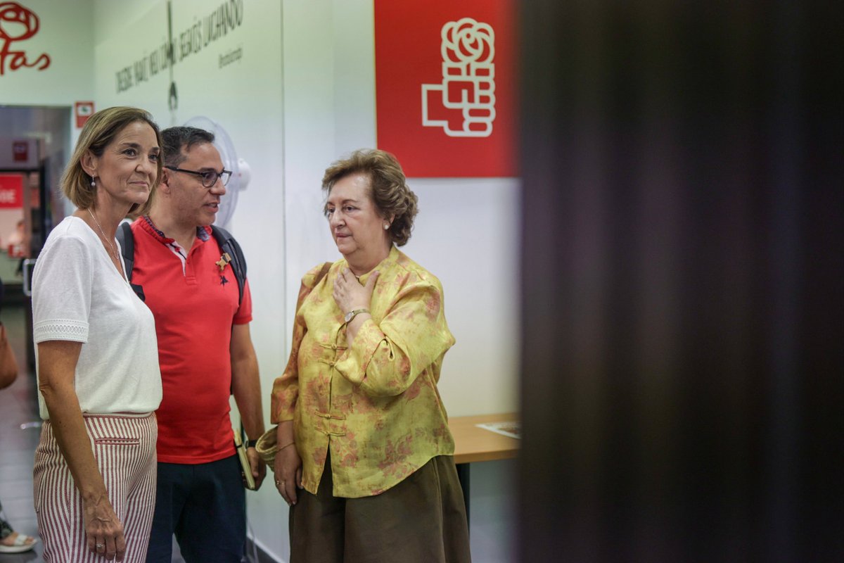 MarotoReyes's tweet photo. 🌹 La militancia socialista elige hoy, de forma libre, a la candidata del PSOE a la Alcaldía de Madrid. Las primarias son un ejercicio de democracia interna muy saludable y muy recomendable para el resto de partidos, sobre todo para el PP. https://t.co/BEjAzI9eGG