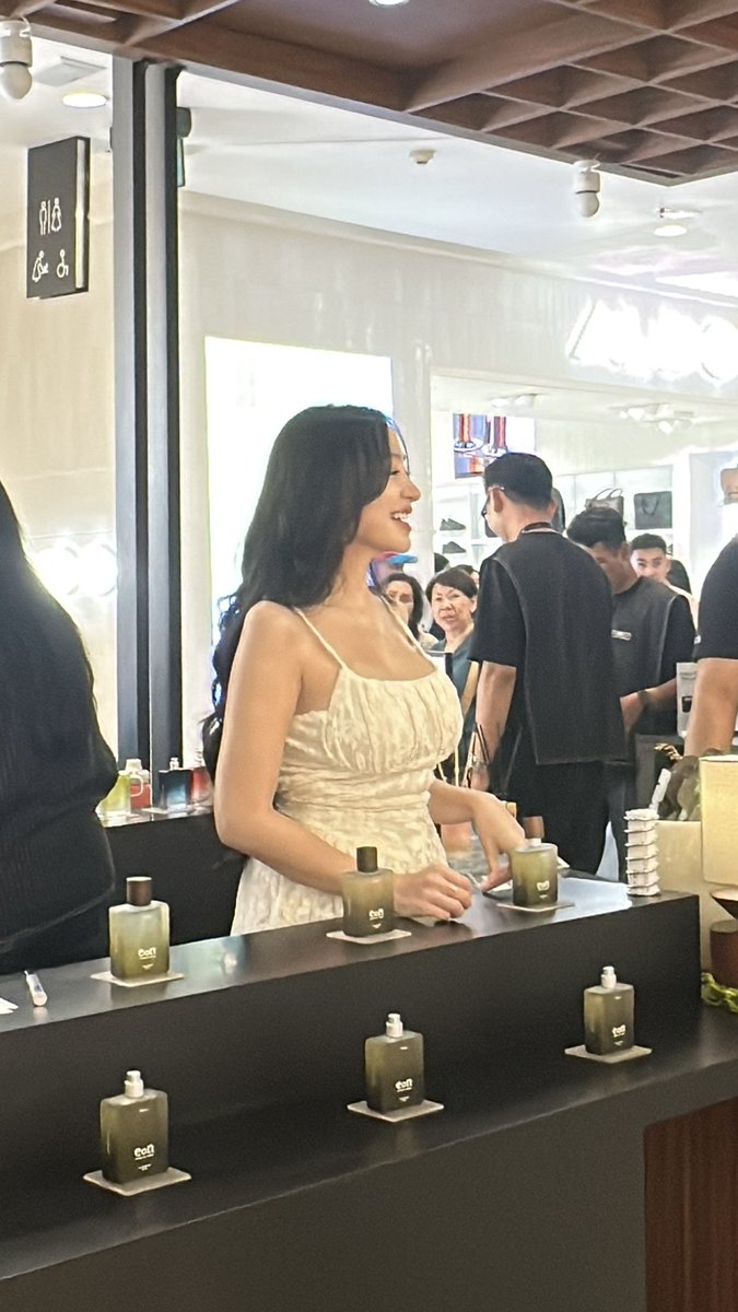la_lalijah's tweet photo. dari sisi manapun aku mengucap MAHADAHSYAT MAMAH😭🌹

terimalah cintakuuuu😙❤️🤏 cantik bgtbgtbgt!!! https://t.co/nRpm3pf6jh