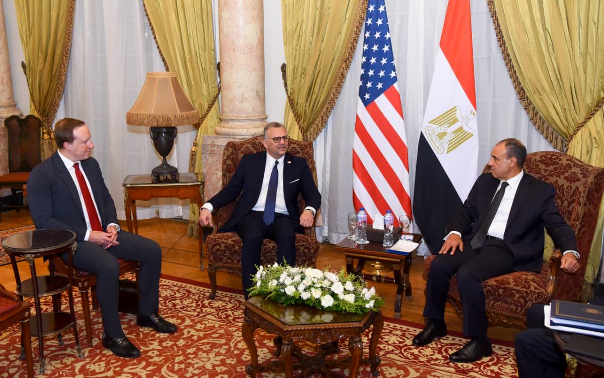MFAEgOfficial's tweet photo. د. بدر عبد العاطي، وزير الخارجية والتعاون الدولي والمصريين بالخارج يستقبل السيد مسعد بولس، كبير مستشاري الرئيس الأمريكي للشؤون العربية والأفريقية، في إطار التشاور والتنسيق المستمر بين الجانبين بشأن عدد من الملفات الإقليمية ذات الاهتمام المشترك. https://t.co/3UxuqSIkw8