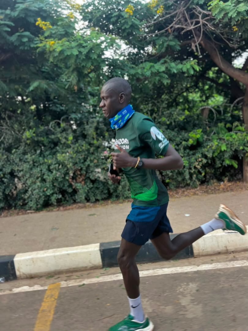 DenizeBiira's tweet photo. People often ask why the Rwenzori Marathon keeps growing.

The answer isn't hidden in the medals or the finish line.

It's in mornings like today, when complete strangers wake up before sunrise, lace up their shoes, and run together with nothing but good vibes and one shared purpose.

Kasese, you were incredible. ❤️🏃🏿

#RwenzoriMarathon