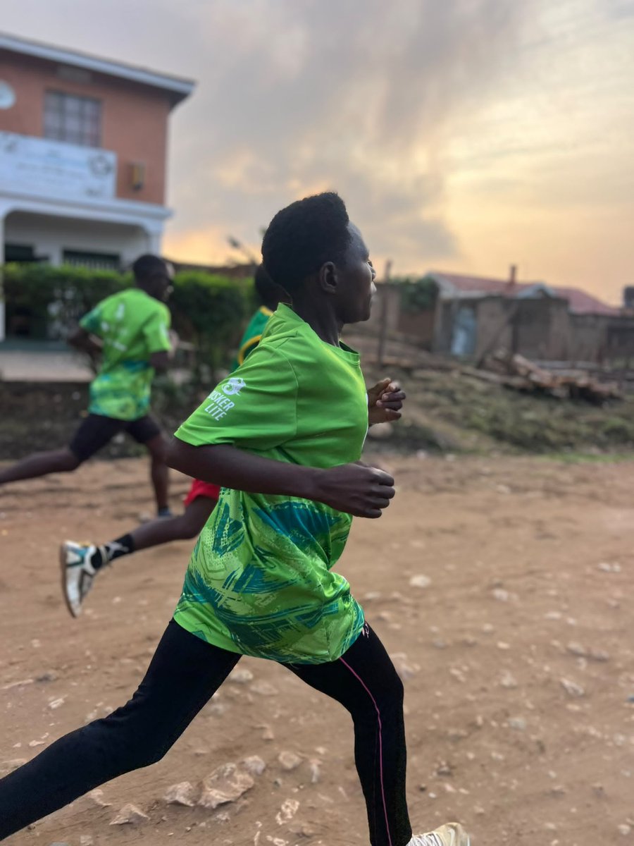 DenizeBiira's tweet photo. People often ask why the Rwenzori Marathon keeps growing.

The answer isn't hidden in the medals or the finish line.

It's in mornings like today, when complete strangers wake up before sunrise, lace up their shoes, and run together with nothing but good vibes and one shared purpose.

Kasese, you were incredible. ❤️🏃🏿

#RwenzoriMarathon