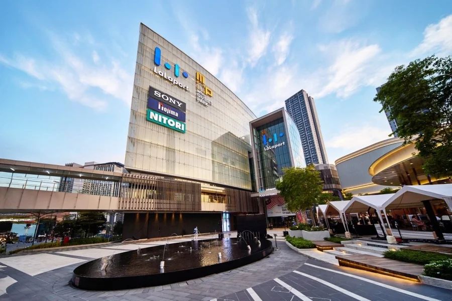 jannaklproperty's tweet photo. 【最安RM41~/約1,600円~】ららぽーとからクアラルンプール国際空港 (KLIA) までバス直通便「ららぽーと交通ハブ」開業
https://t.co/YobqcR7nNt 

ららぽーと直結物件は今後より便利になりますね🙋‍♀️

━━━━━━━━━━━━━━━━━━━━━━━
LUCENTIA RESIDENCES ルセンティア レジデンス
https://t.co/bXqpe3LIaX 

TIMES SQUARE 2 （タイムズスクエア2）
https://t.co/IPLO4OjD6e