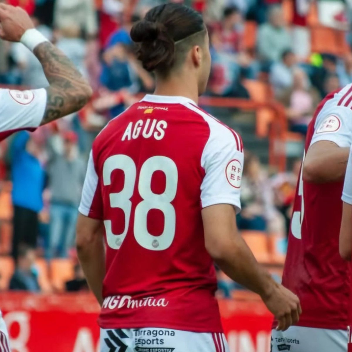 _agusgd10_'s tweet photo. Después de 7 temporadas, toca despedirme del Gimnàstic de Tarragona. Gracias por todo lo vivido y por hacer realidad el sueño de debutar con el primer equipo. Me voy orgulloso y agradecido. Empieza una nueva etapa, pero el Nàstic siempre será especial para mí. Fins al Final ❤️🤍 https://t.co/Bw8Y5yuaNF
