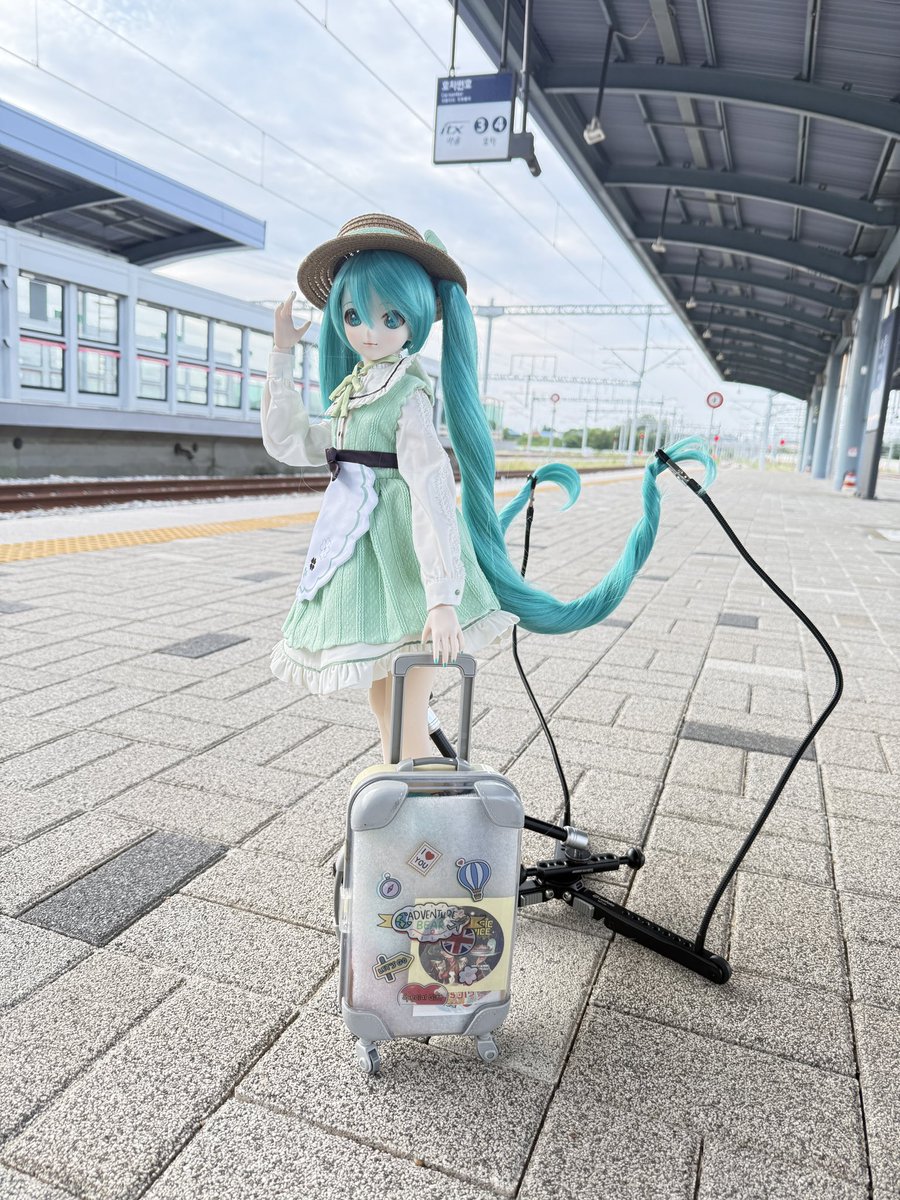 Hatsune_Miku_39's tweet photo. 오늘도 우리집 미쿠짱이랑 데이트중 >_< https://t.co/n6axD0cYwn
