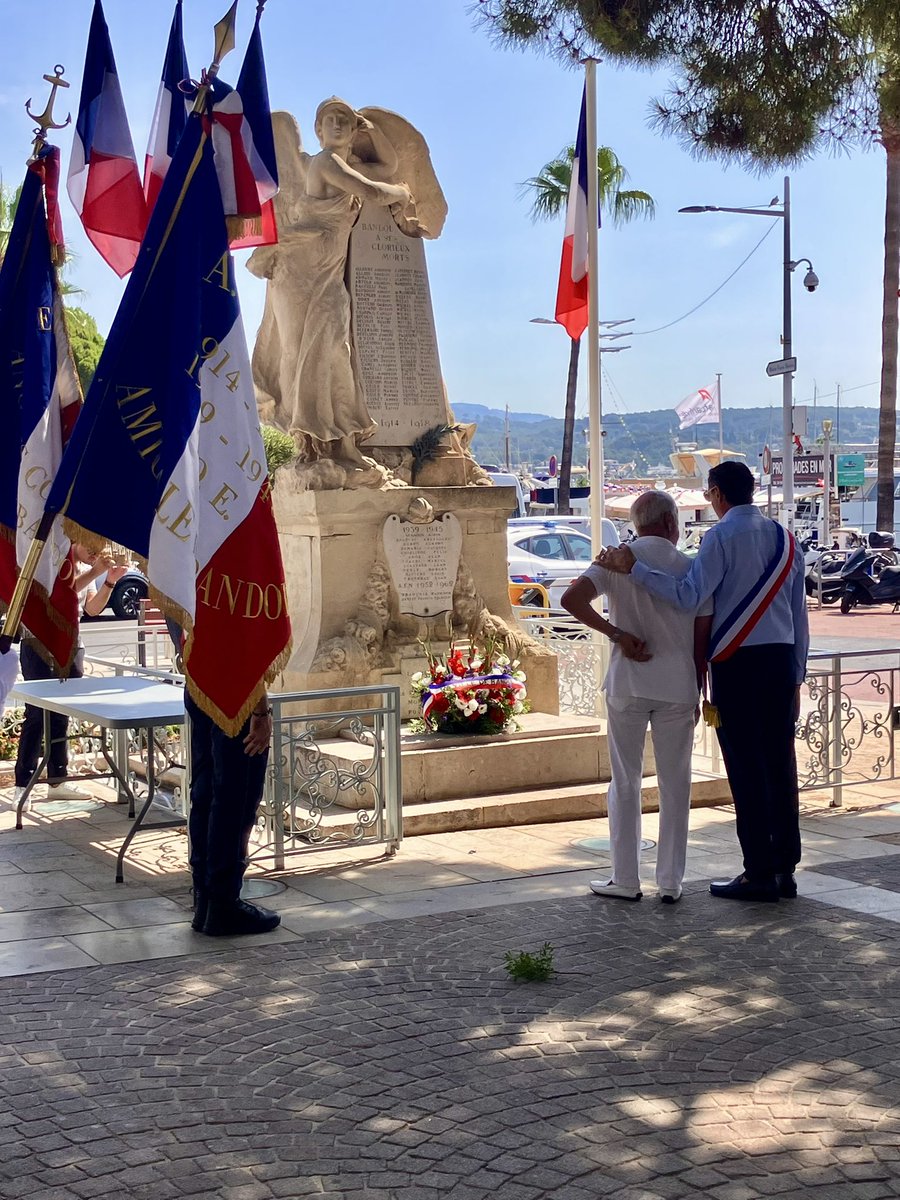 PascalTebibel's tweet photo. À Bandol, aux côtés du maire Franck Bertoncini, pour rendre hommage aux victimes des crimes racistes et antisémites de l’État français ainsi qu’aux Justes de France. Se souvenir, transmettre, ne jamais oublier. #Mémoire #Bandol https://t.co/O5KcRjb66s