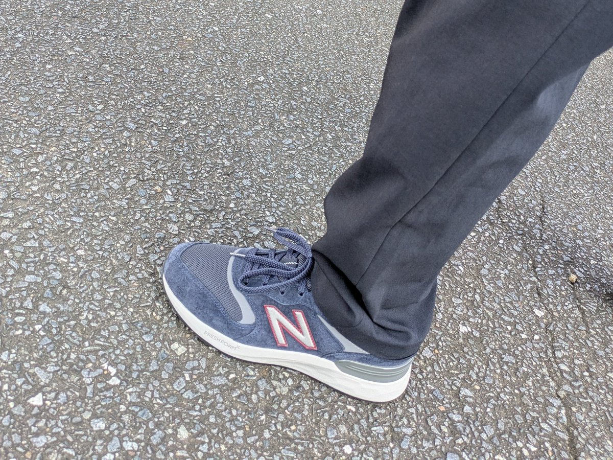 niruban_blog's tweet photo. 今日は最近買ったウォーキングシューズ880v7でお散歩した！
履き始めから、この履き心地と安定感はさすがとしか言いようが無い。歩くことが楽しいのが一番ですからね
#ニューバランス
#880v7 https://t.co/by1bEOUGD3