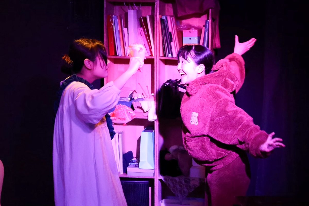 MiniSesameSell's tweet photo. ◤ 公演映像 無料公開中！◢
3連休のお供に、ミニ胡麻うり 第5回公演『CAN CON』をどうぞ！！🎁

成人式にまつわる『成人要件』（45分）
結婚にまつわる『ブレイクスルー』（60分）の2本立て💍

🧸動画はこちらから！🙏
https://t.co/YyyBVimmm3 https://t.co/S2y7OGF4D8