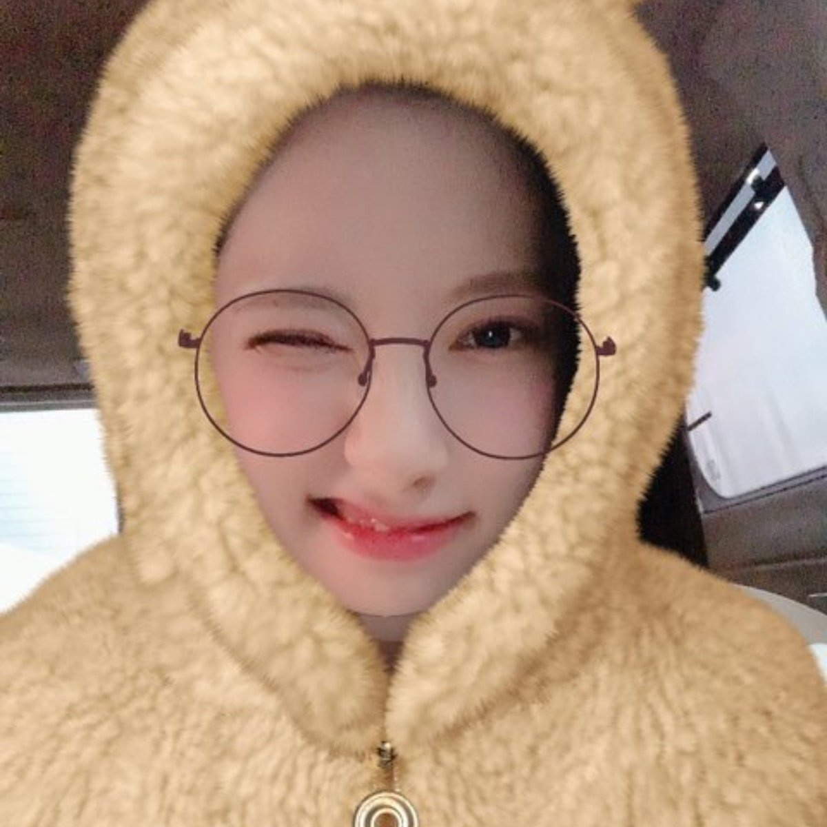 amwbsx's tweet photo. 정말 한결같은 울언니 https://t.co/4ivOqTHznK