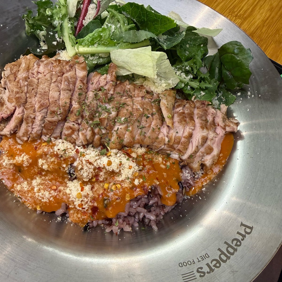 1994kg_yk's tweet photo. 1人渡韓される方によく聞かれるので…
江南エリア1人ご飯できるとこまとめ🍽️
(現地会社員のリアル1人ご飯リスト)

📍프레퍼스 다이어트프드 강남직영점
(タンパク質多め、ダイエット飯なのに美味い)

📍덕자네방앗간
（まじ穴場、ここのトッポッキが激うま）

📍레이지요거트 강남점
（グリークヨーグルト専門店の中でも種類多め）

📍1992덮밥&짜글이 신논현점
(丼系とチゲの濃いバージョン)

現地の方も多く利用するお店だから、場所によってはお昼の時間は混みますので注意⚠️