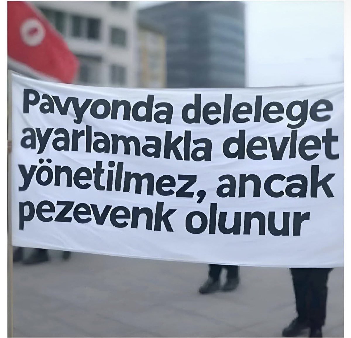 bogdanov3333's tweet photo. @sonsuzum_12 @eczozgurozel Abla para yok özgür abi paraları pavyonda yedi https://t.co/J6MzlgxGYL