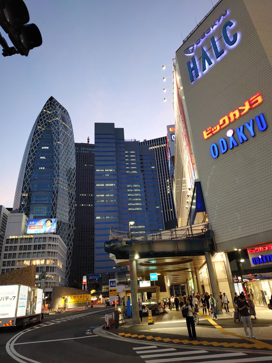 tnk19ugui's tweet photo. 久々の新宿 https://t.co/uqgz3nBDWu