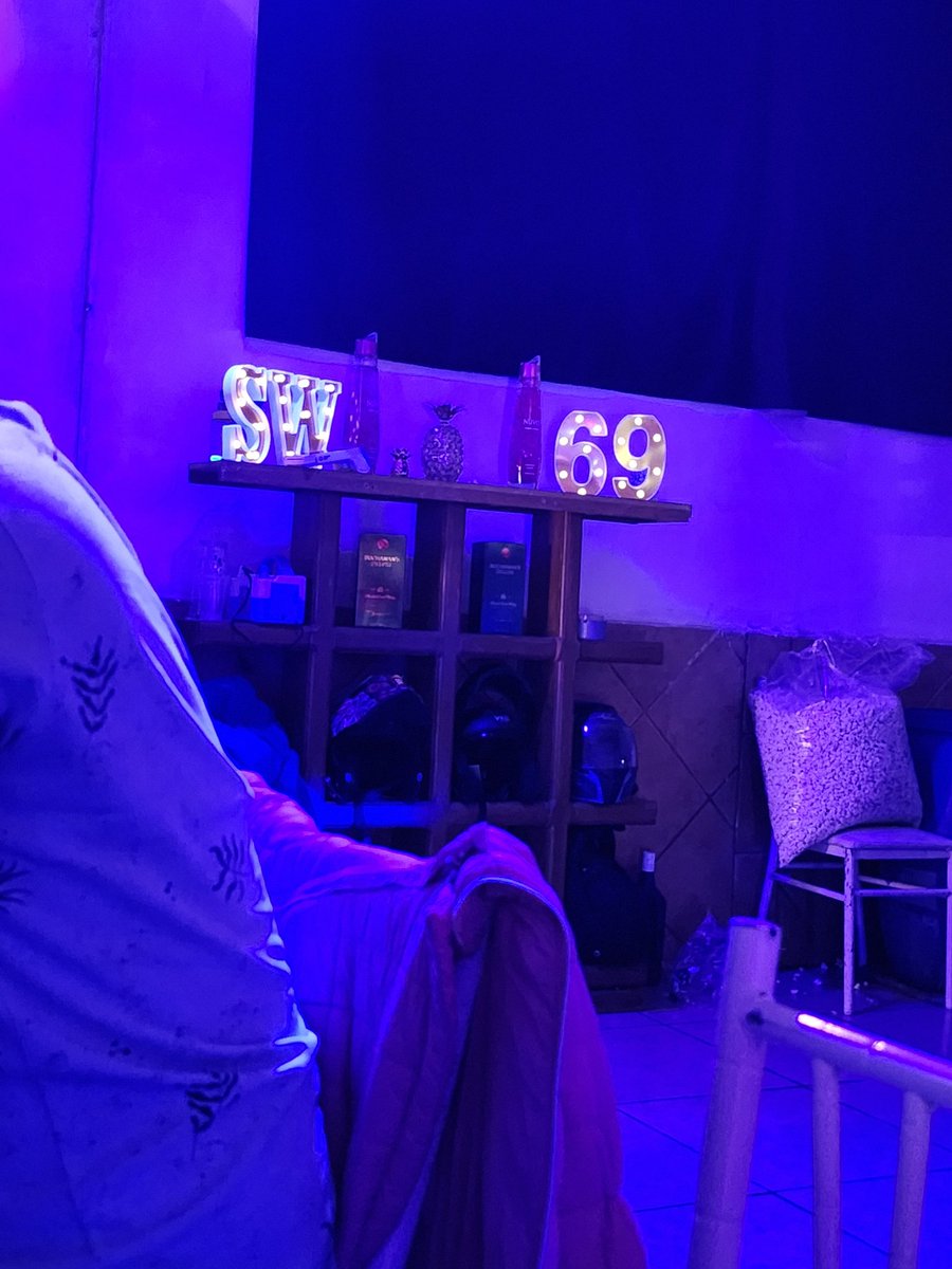 parenef's tweet photo. Ya en suite 69 https://t.co/gSJGewoYgh