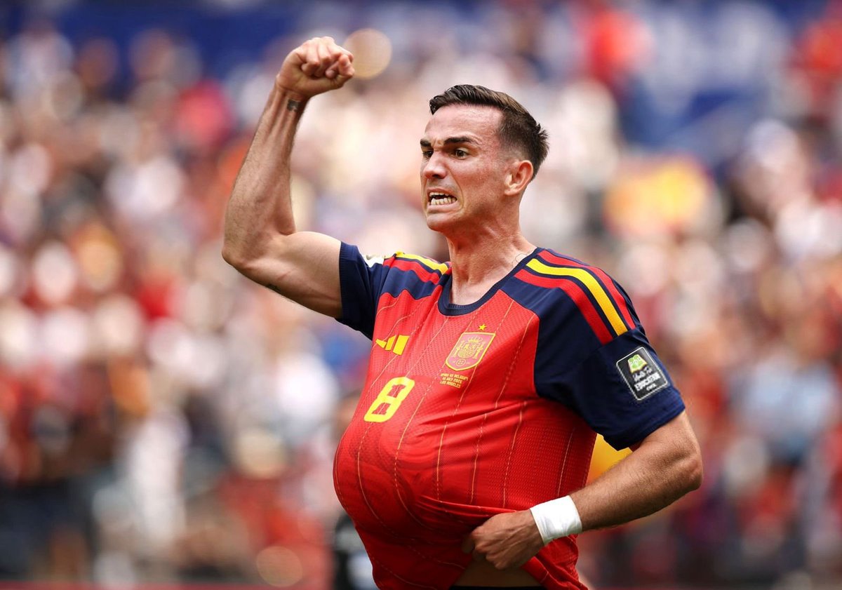 ActuFoot_'s tweet photo. 🚨🚨 DINGUERIE ABSOLUE : FABIAN RUIZ 🇪🇸 N'A JAMAIS PERDU UN MATCH EN 90 MINUTES AVEC L'ESPAGNE !!! 🤯

👕 50 MATCHES
✅ 34 VICTOIRES 
🤝 16 NULS https://t.co/PTH820e4fZ