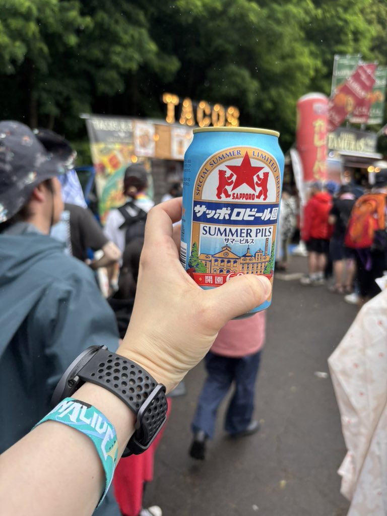 LoveChappy94's tweet photo. 駐車場沼と化してると聞いて、スタック覚悟してたけど会場近くに誘導されて、無事2日目も始められた https://t.co/FPiluxeNoC