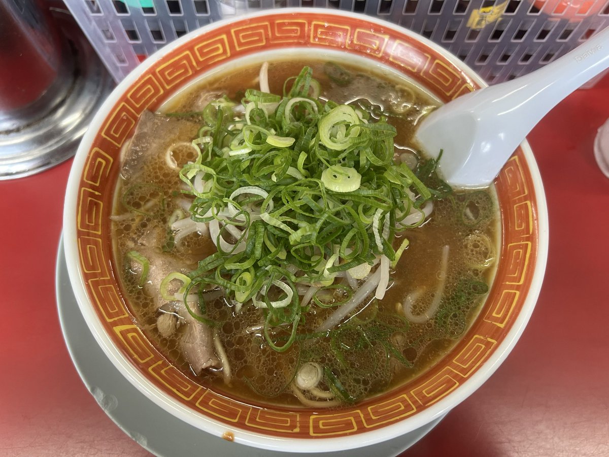 Adu_Lovesick's tweet photo. #伏見稲荷大社 #ラーメン #ラーメン藤

伏見稲荷大社の山頂なんて、まぁ～大丈夫でしょ😏って思ってたの…10分後…🙁5分後…🥵山頂に着いた時には🫠ってなってたwでも、時間はかかったけど、最後まで登れて良かったwそして登りきってからの藤「本店」🩷美味しすぎですー🩷今日は味噌にしたよ🩷 https://t.co/lt8S8hgpkx