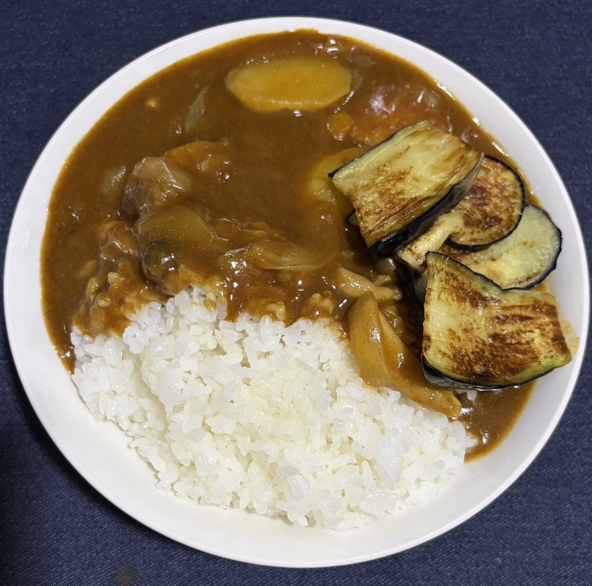 siera_09's tweet photo. 久しぶりにカレー🍛作りました😋 https://t.co/KtziH0AaWj