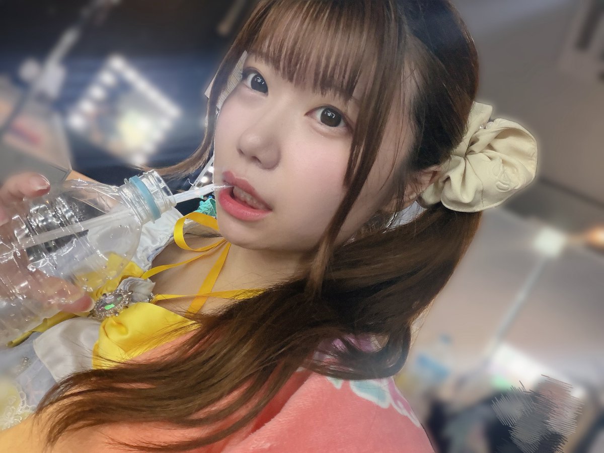 Post by 齋藤 きらら︎︎【ギミラブ！】3rdワンマン10/18 on X: 水分補給🍼