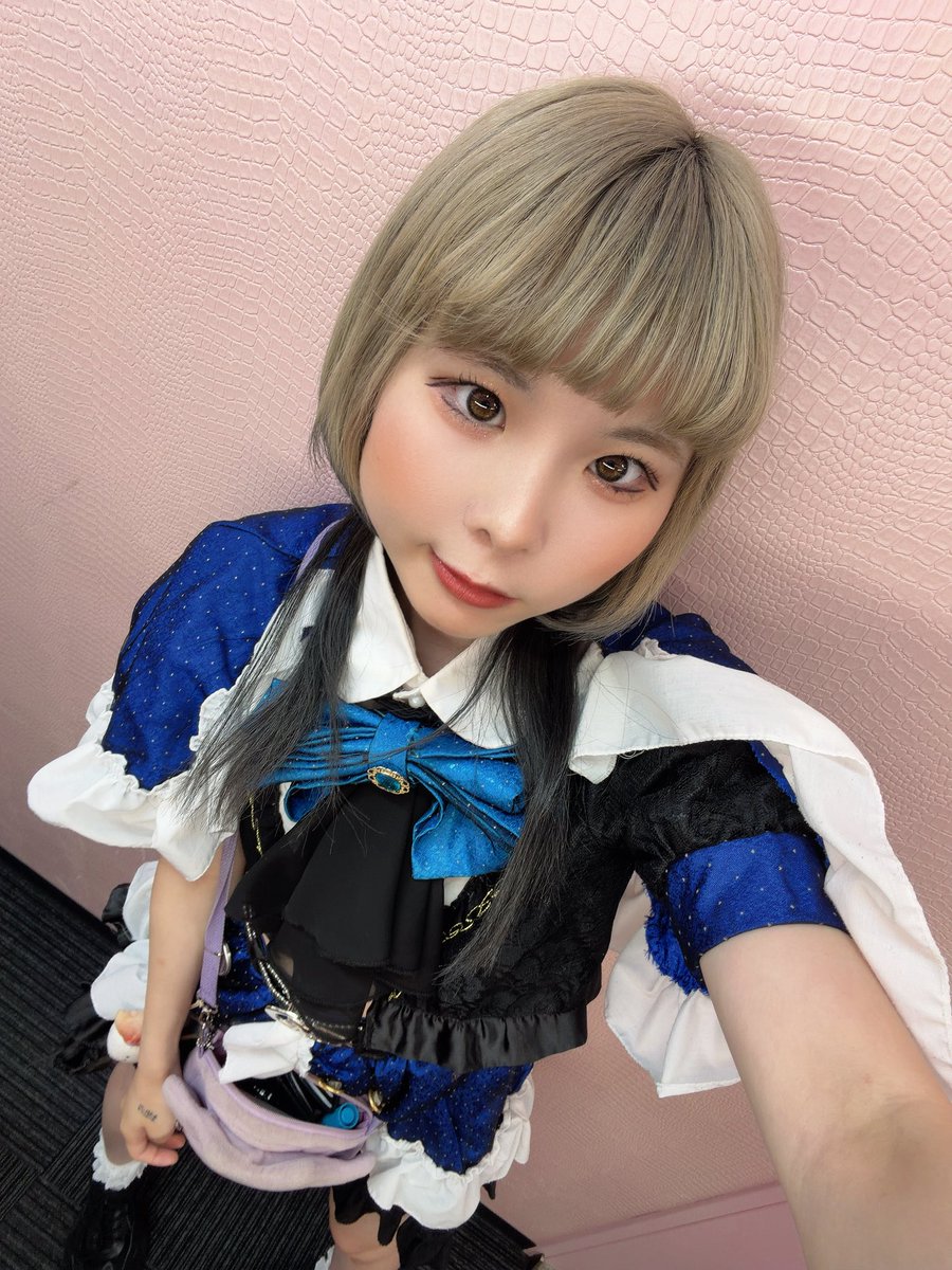 skill_amane's tweet photo. 今日もありがとでした！東京二日目！楽しいですか！まさかの東京来たら行くよ！の人ほんとに来てくれてたり、大阪から来てくれたりとても嬉しかったし、コールもどデカくて楽しすぎた！
明日でラスト東京！会えるよの声聞こえて頼もしい🎶楽しもうねᐢ⸝⸝o̴̶̷̤  ̫ o̴̶̷̤⸝⸝ᐢ
 #スキルスキ https://t.co/tKJgc3trVs