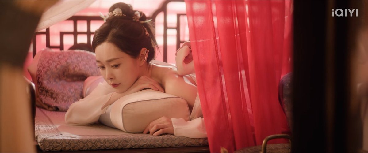 scanteihood's tweet photo. this scene is so intimate and beautiful❤️🩹❤️🩹 i love that she's letting herself be taken care of and how gentle he is🥺
#ShadowLove #ChengLei #SongYi https://t.co/jndBC08QOq