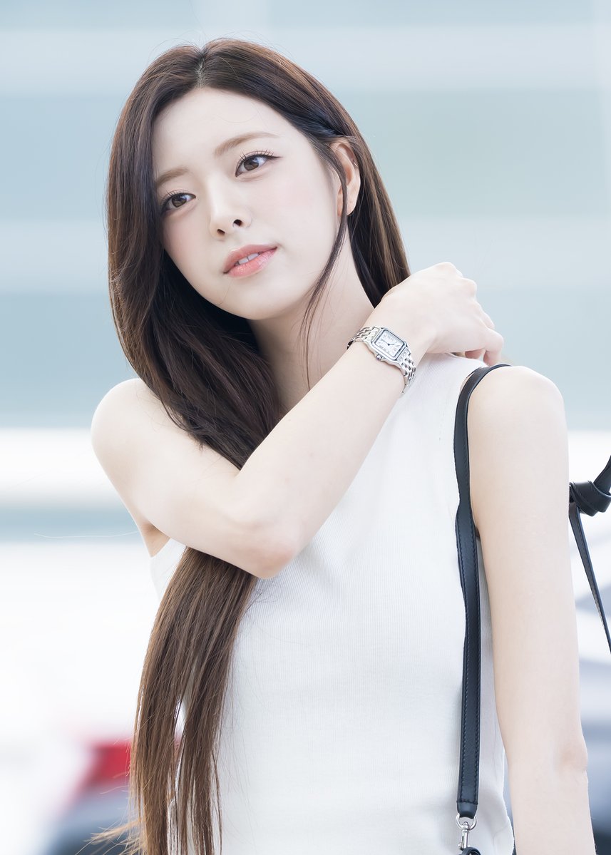 ITZY_PAN's tweet photo. 260606
#있지 #ITZY #유나 #YUNA https://t.co/778aCUp3Lt