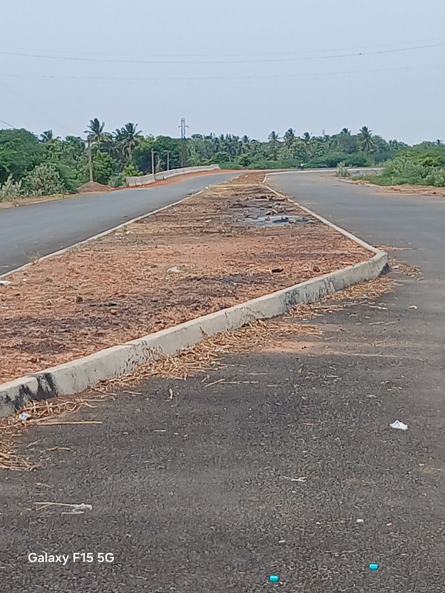 jjayaprakash82's tweet photo. NH 36 Vadalur Bypass

The vadalur bypass road is completely 4 laned between NH 532 intersection and bypass end(near maruvai)

NH 532(Cuddalore- Salem) intersection bridge work is going on.

@CuddaloreTN31 https://t.co/CMIpK2q2AK